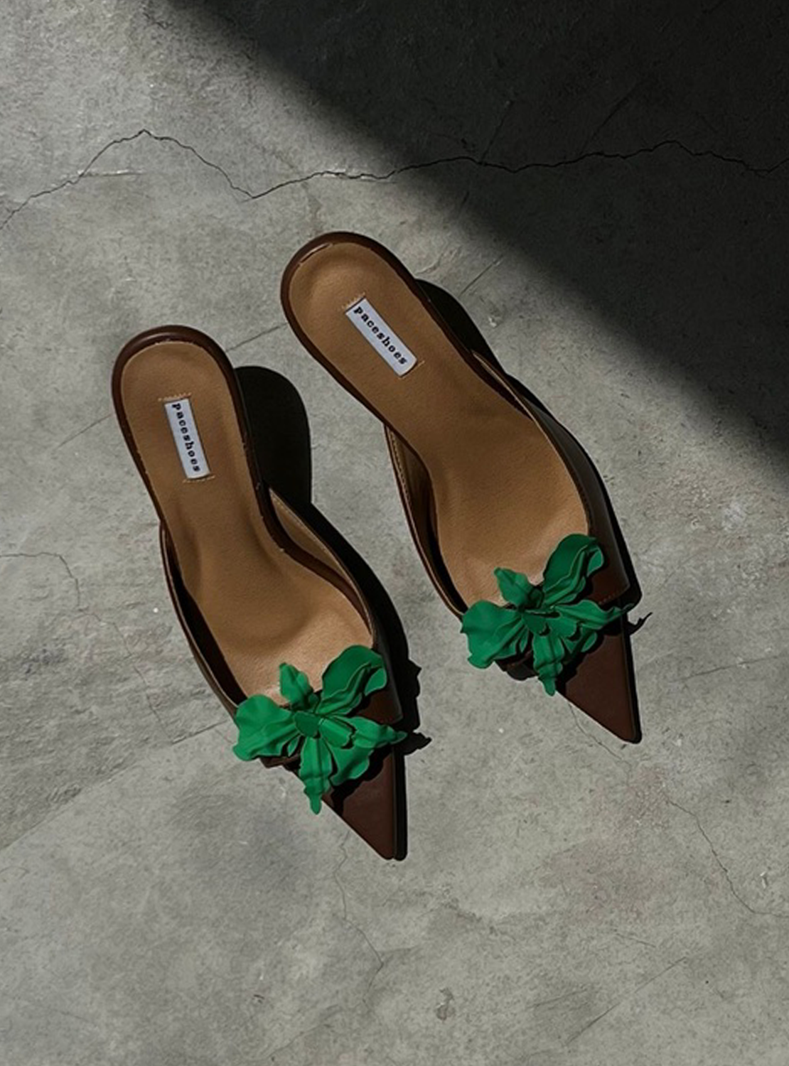 Frida - Green on Brown